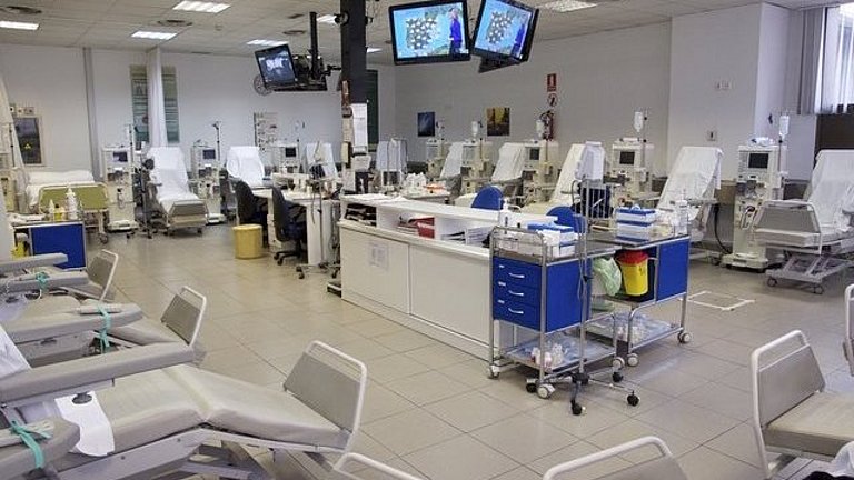 Imagen de la sala de tratamiento del Centro de Diálisis de Alcañiz.