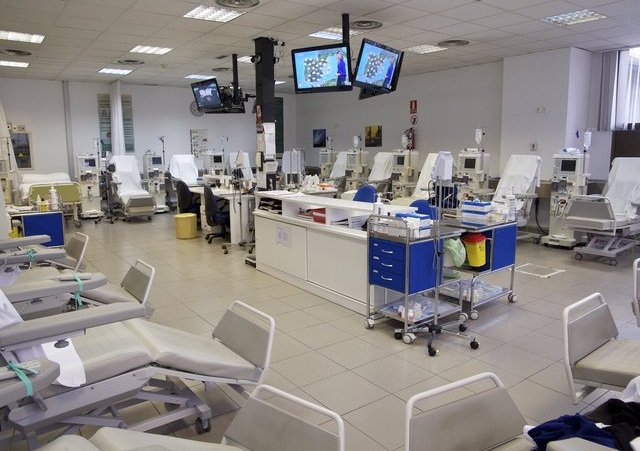 Imagen de la sala de tratamiento del Centro de Diálisis de Alcañiz.